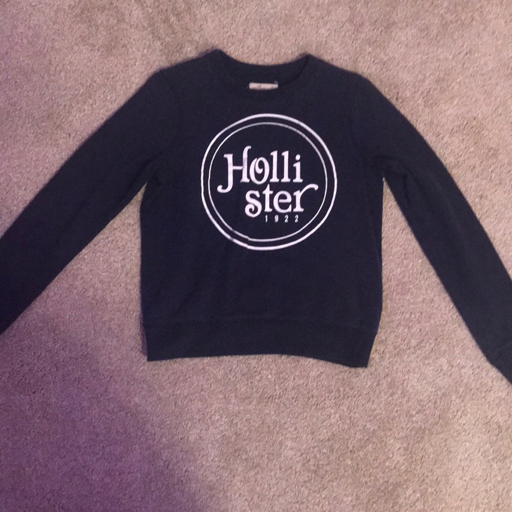 hollister navy crewneck